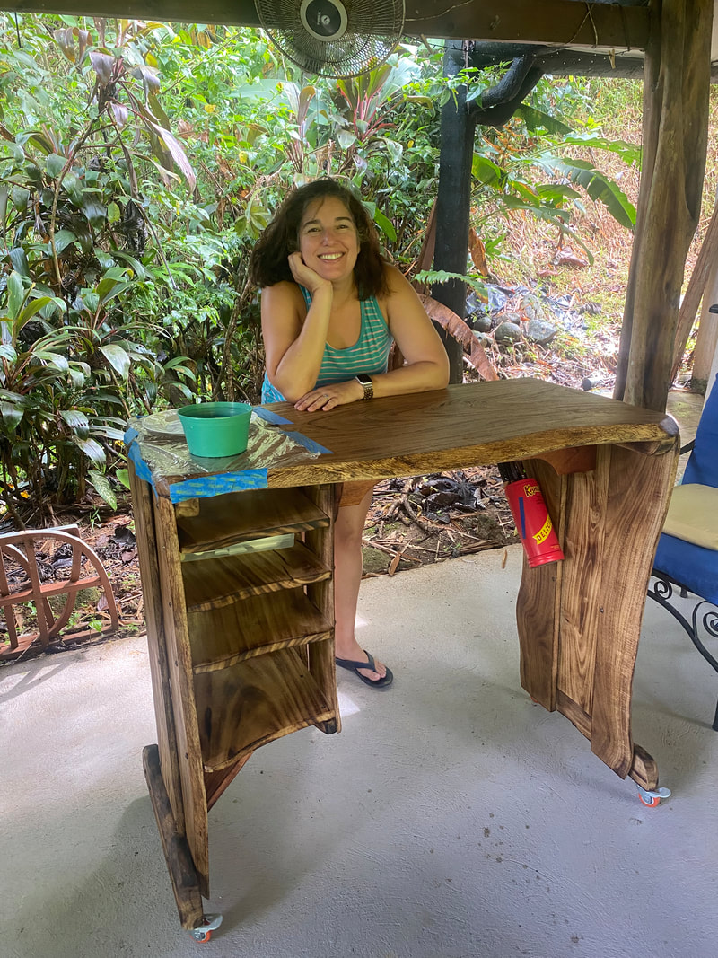 art-painting-studio-table-handmade-uvita-costa-rica-by-Freddy-with-Angeline-artistPicture